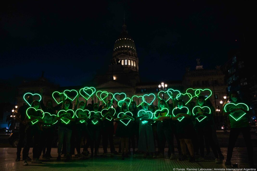 Un grupo de investigadoras lanzó un informe sobre la implementación del aborto legal, que contiene tasas y detalles sobre políticas públicas.