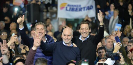 A 19 días de las PASO, el intendente de La Plata, Julio Garro reforzó sus compromisos de campaña junto a sus compañeros de lista, Larreta y Santilli.