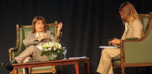 Bullrich pasó por La Rural para exponer sus ideas de cara a las PASO y criticó la gestión de la que fue parte.