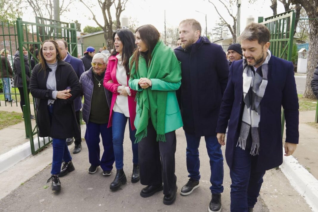 Otermín estuvo presente junto a otros funcionarios nacionales en la puesta en valor de un Barrio PAMI de Lomas de Zamora.