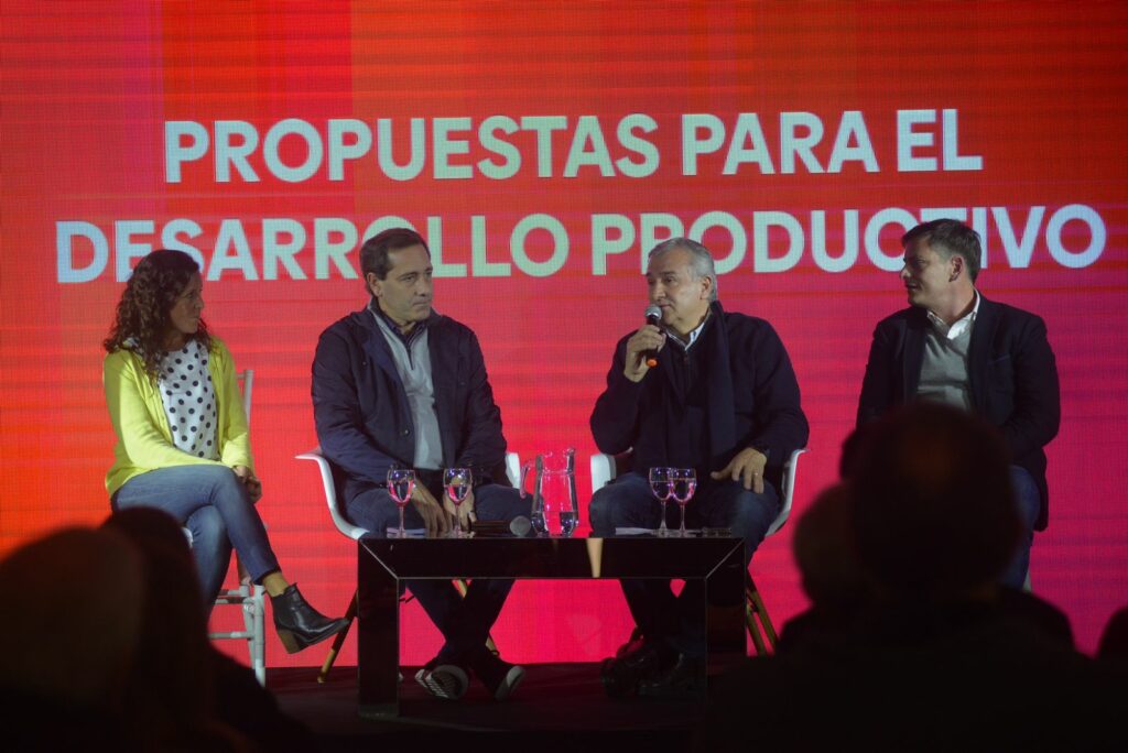 A menos de un mes para las PASO, el precandidato a Vice del larretismo, Gerardo Morales, se reunió junto al intendente de La Plata, Julio Garro con 200 empresarios.