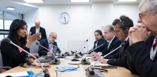 Mientras la comitiva de Massa se reúne en Washington, el ministro se reúne con su equipo económico para revisar los avances del acuerdo con el FMI.