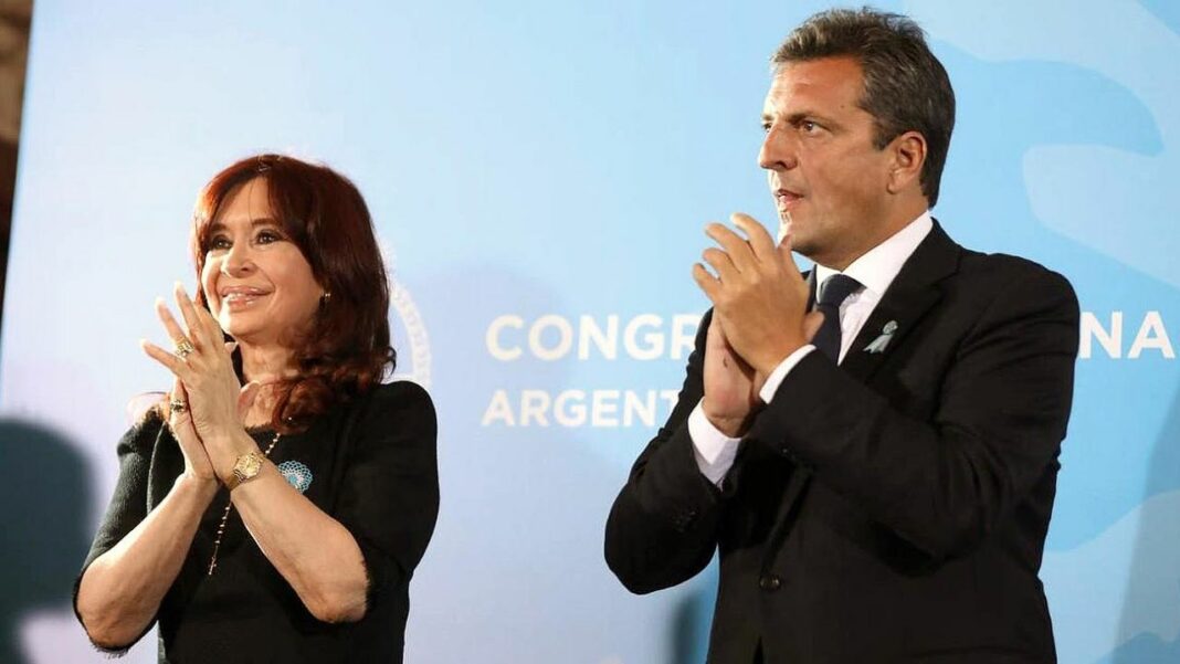 Sergio Massa y Cristina Kirchner realizarán en Ezeiza un acto en conmemoración por los 15 años de la reestatización de Aerolíneas Argentinas.