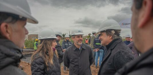 La precandidata a Intendente de Tigre, Malena Galmarini, recorrió las obras para la construcción de una nueva estación del tren Mitre.