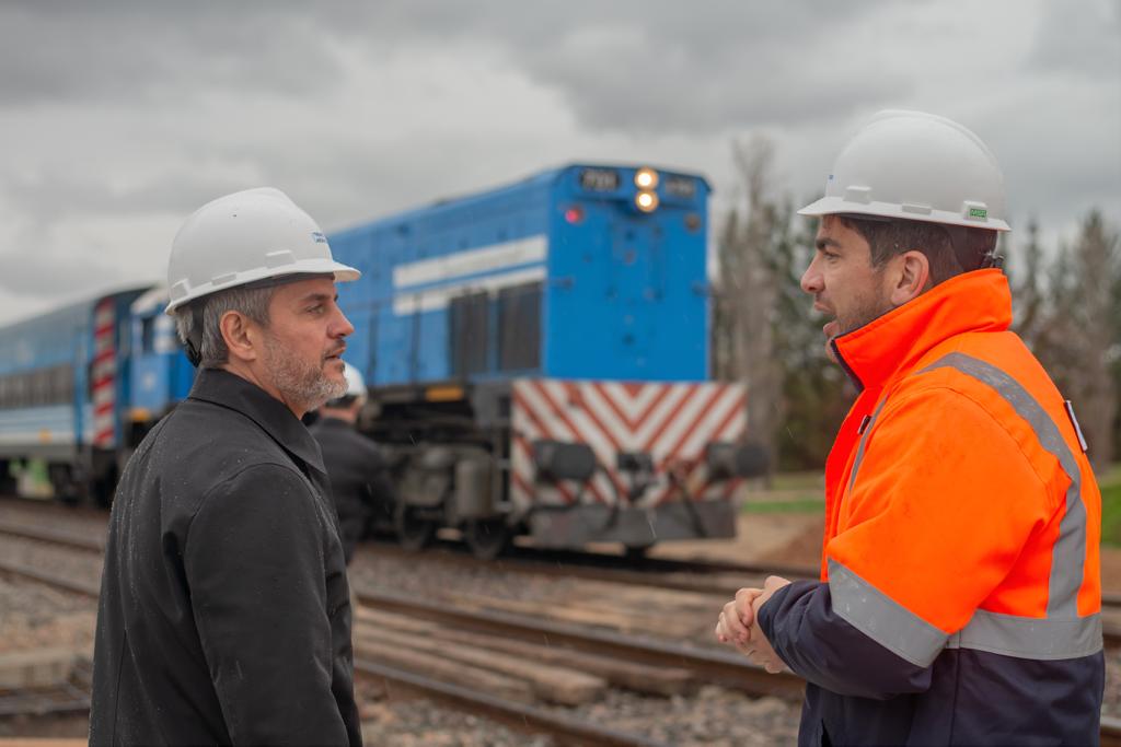 La precandidata a Intendente de Tigre, Malena Galmarini, recorrió las obras para la construcción de una nueva estación del tren Mitre.
