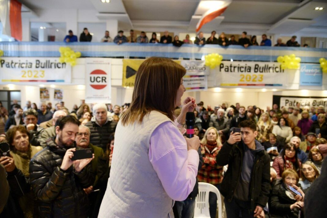 La precandidata a presidenta de Juntos por el Cambio, Patricia Bullrich, cruzó a Grabois por anunciar que indultaría a Cristina Kirchner y le preguntó a Massa si tiene pensado hacer lo mismo.