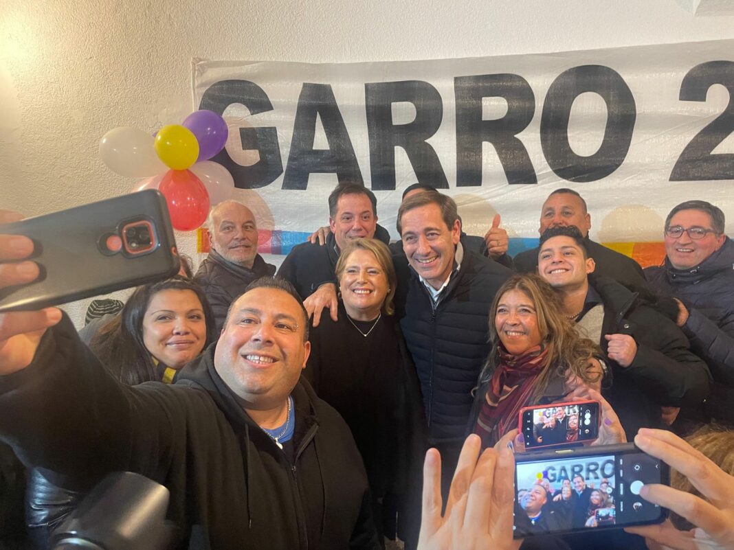 Julio Garro inauguró un nuevo local partidario en Villa Elisa y pidió “seguir reconstruyendo La Plata”.