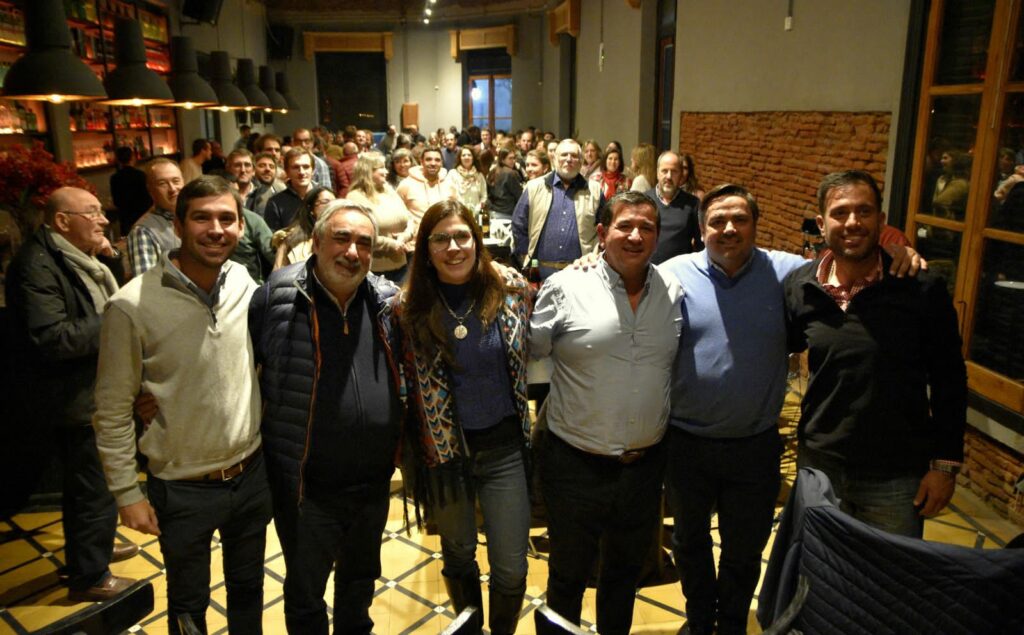 Miguel Fernández durante su recorrida por Pellegrini y Tres Lomas.  