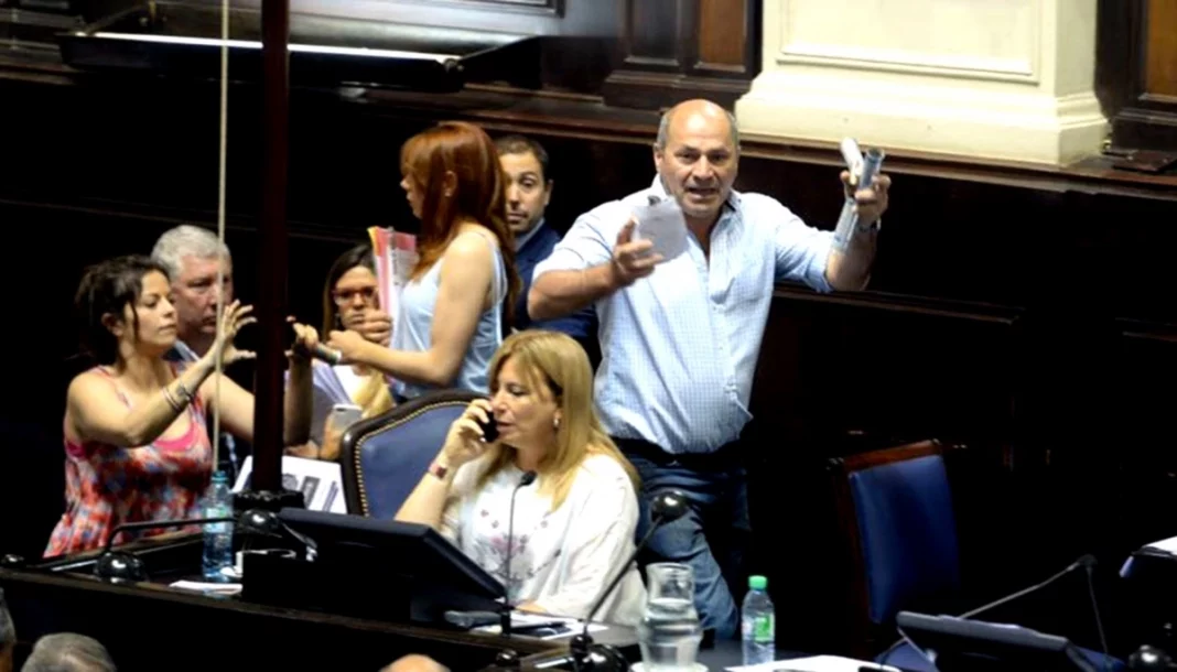 El intendente de Ensenada, Mario Secco, fue sobreseído en la causa que investiga los incidentes en las afueras de la Legislatura bonaerense de 2017.