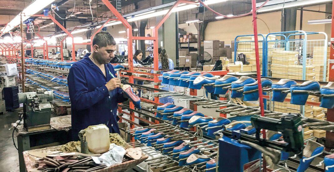La utilización de la capacidad instalada de la industria sufrió la primera desaceleración del año y en mayo alcanzó un nivel de 67,8%.