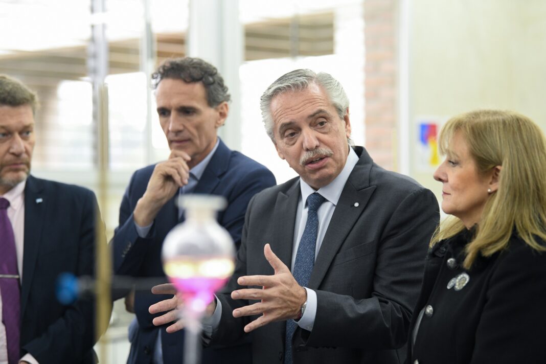 El presidente Alberto Fernández inauguró un nuevo edificio en la Universidad Nacional de Tucumán (UNT) y cruzó a la oposición.