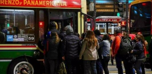 El Gobierno nacional dicto este martes la conciliación obligatoria y levantó el paro de colectivos que había lanzado la UTA para este miércoles, en la previa al debate por la reforma laboral.