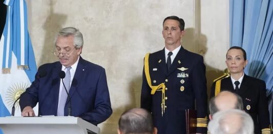 Luego de otorgarles un notable aumento salarial, Alberto Fernández participará de la cena de camaradería de las Fuerzas Armadas.