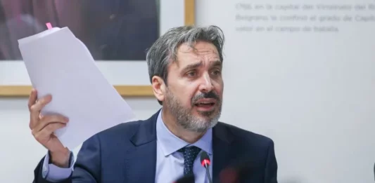 El juez Ramos Padilla convocó a precandidatos a legisladores nacionales por la provincia de Buenos Aires "fojos de papeles".