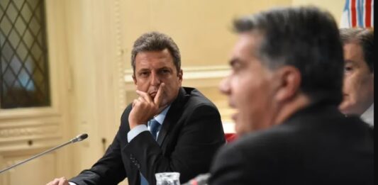 El ministro de Economía y precandidato a Presidente de Unión por la Patria, Sergio Massa, reactiva la campaña presidencial por el interior con el respaldo de la Liga de Gobernadores.