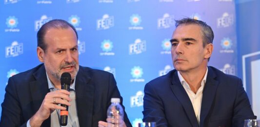 El precandidato a intendente de Bahía Blanca, Federico Susbielles, presentó los nombres de senadores, concejales y consejeros escolares.