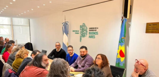 Tras la devaluación del 22% que realizó el Gobierno Nacional, los docentes bonaerenses también le pidieron a Kicillof la reapertura paritaria para discutir un aumento salarial.
