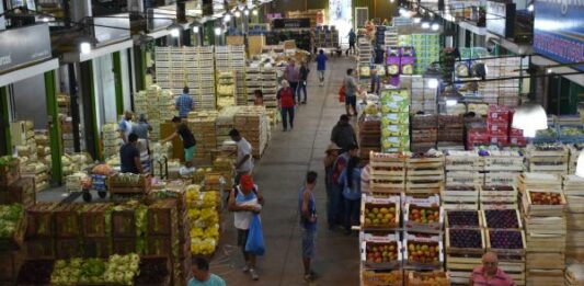 El senador bonaerense, Francisco “Paco” Durañona, presentó un proyecto para crear una Red Provincial de Mercados Regionales. Conocé los detalles.