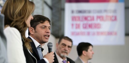 Axel Kicillof hizo referencia a las políticas monetarias que plantearon sus principales referentes, Patricia Bullrich y Javier Milei, respectivamente.