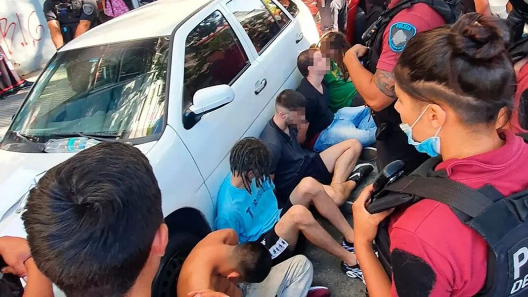 Este lunes será la primera de las ocho jornadas en las que darán su testimonio más de 30 personas por la violación grupal en Palermo.