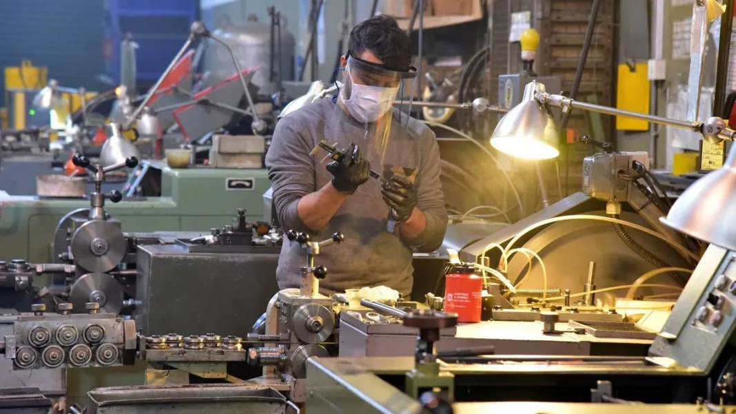 la industria manufacturera creció un 2% en mayo