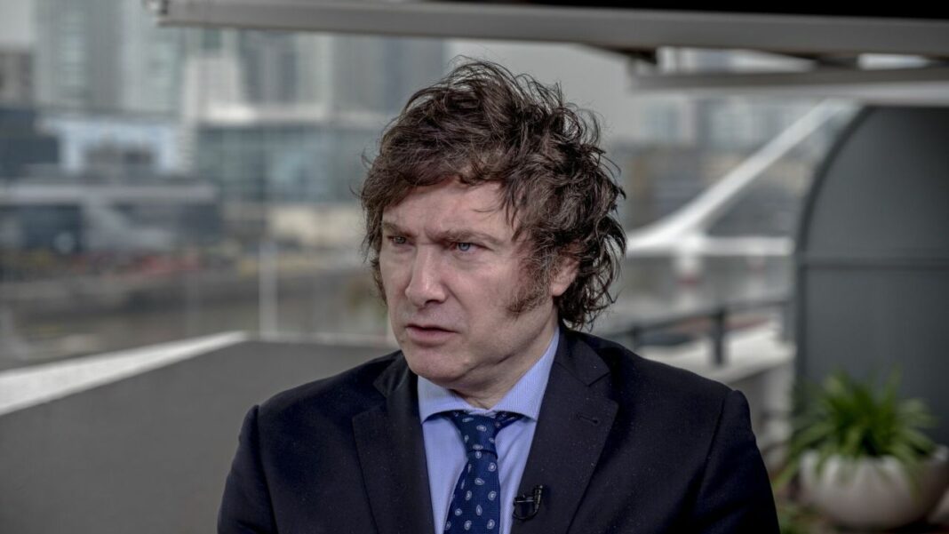 El candidato presidencial de La Libertad Avanza, Javier Milei, sostuvo que un exministro de Macri lo llamó para 