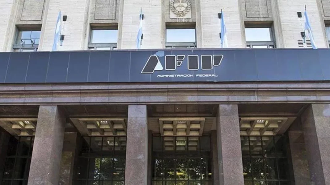 El Gobierno nacional pone en marcha el blanqueo de capitales, aprobado en el Paquete Fiscal de la Ley Bases. Cómo impactará en las reservas el ingreso de dólares.
