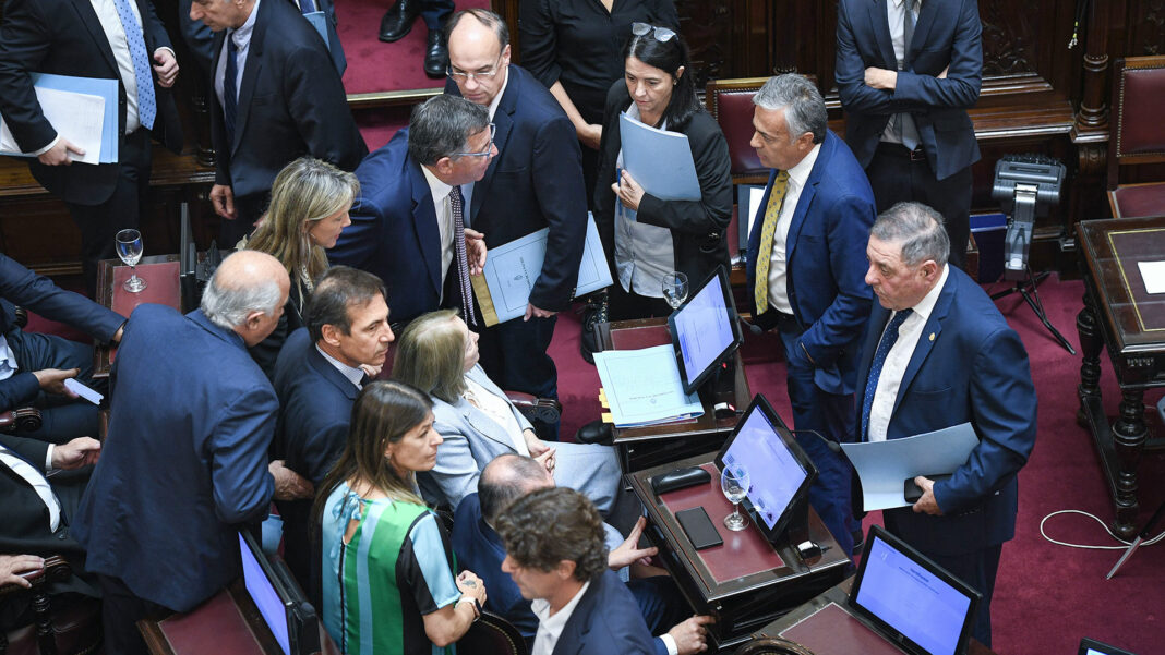 Tras cinco meses de parálisis, el Senado de la Nación sesiona este jueves con proyectos claves. Repasa el temario completo.