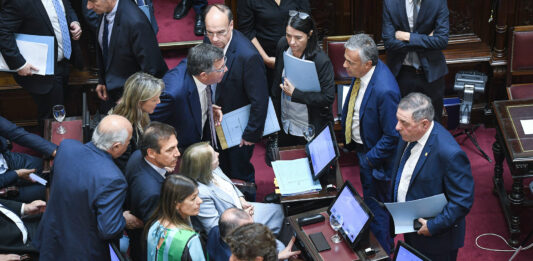 Tras cinco meses de parálisis, el Senado de la Nación sesiona este jueves con proyectos claves. Repasa el temario completo.