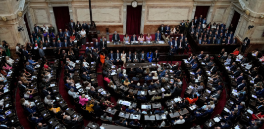 El proyecto de El Senado trata este jueves la reforma de Ganancias. Es que, el oficialismo apura el dictamen para que la iniciativa llegue al recinto la semana que viene. por el Cambio para modificar la Ley de Alquileres deberá pasar el filtro en el Senado para ser sancionado. Cómo viene la votación.