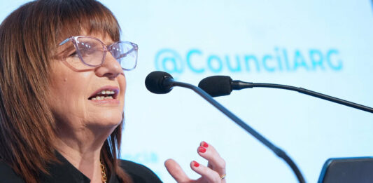 Bullrich presentó su proyecto de gobierno en el Consejo de las Américas y rechazó el ingreso de Argentina al BRICS.