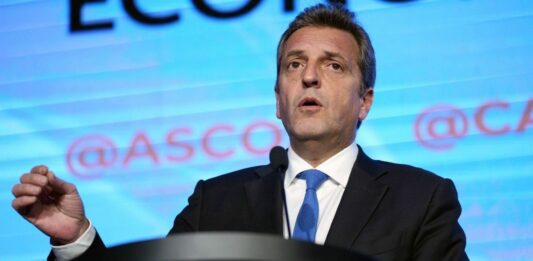 A pocas horas del relanzamiento de la campaña, Massa apretó a los gobernadores y apuntó a los votantes de Larreta en las PASO.
