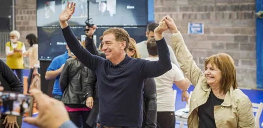 El exaspirante a la gobernación bonaerense, Diego Santilli, y la candidata presidencial de Juntos por el Cambio, Patricia Bullrich, acordaron trabajar juntos de cara a octubre.