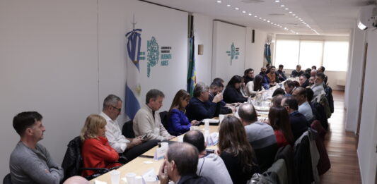 Tras la suba del dólar blue, los docentes bonaerenses también salieron a presionar al Gobierno provincial, a cargo de Axel Kicillof, por la reapertura de paritarias.