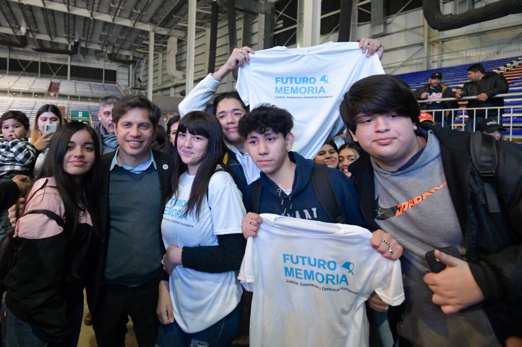 Kicillof entrega de certificados Futuro Memoria.