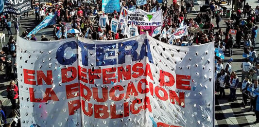 Luego de la devaluación, Ctera se sumó al batallón de gremios que piden una urgente reapertura de paritarias.