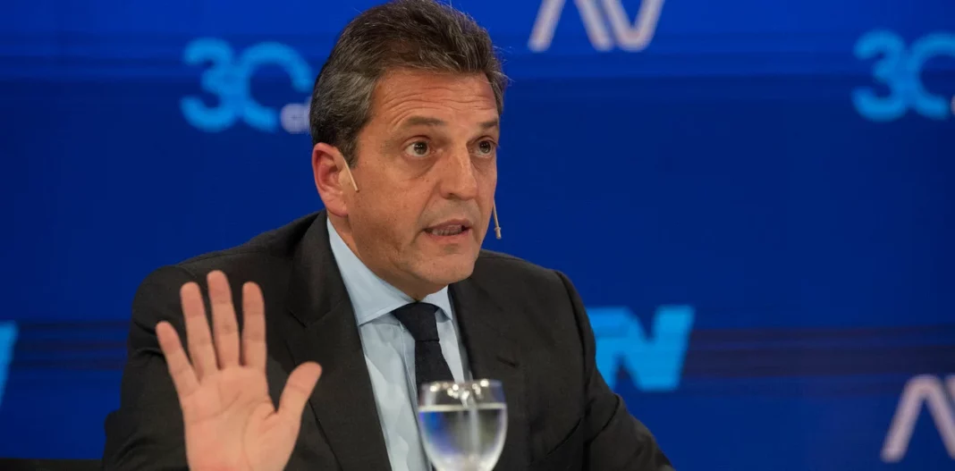 Massa señaló que con Milei y Bullrich no habrá vacaciones pagas, ni aguinaldo, ni indemnización.