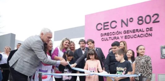 En el marco de la campaña electoral de cara a octubre, Kicillof se comprometió a inaugurar 40 escuelas en la provincia de Buenos Aires.