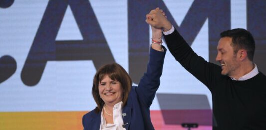 Bullrich se reunió con su equipo de campaña para organizar la relación con el larretismo, y la estrategia para "quitarle" votos a Milei.