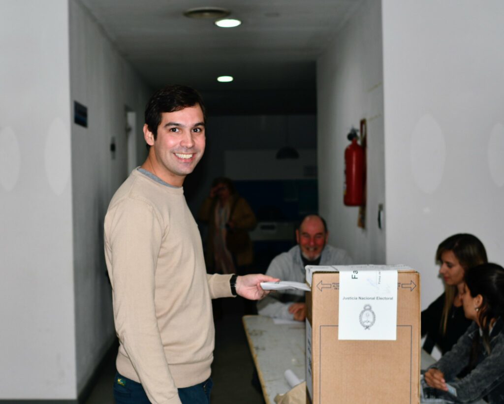 el precandidato a diputado bonaerense, Valentín  Miranda, buscará renovar su banca en la Legislatura bonaerense en estas elecciones 2023.