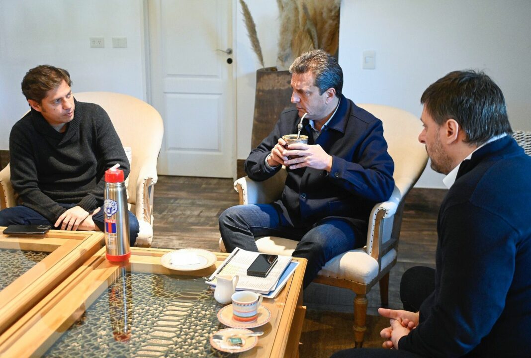 Luego de votar, Massa, Kicillof y Santoro se reunieron en Tigre para evaluar el desarrollo de las PASO.