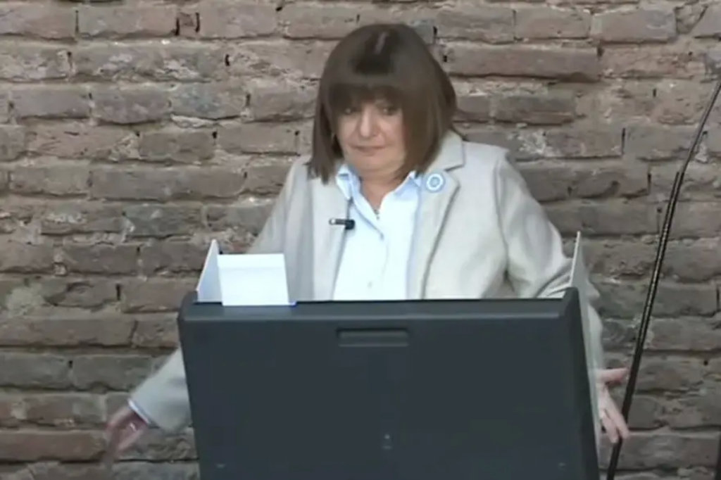 Fueron 7 los intentos fallidos que tuvo Patricia Bullrich al intentar emitir su voto por la ciudad de Buenos Aires.