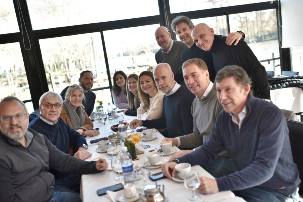 Elecciones 2023. El desayuno de Larreta, Santili y Posse. 