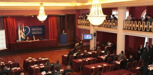 Por primera vez desde 2015 la Argentina elegirá representares para el Parlasur. Conocé cuál es el rol de los parlamentarios.