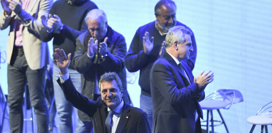La CGT ratificó su apoyo a la candidatura presidencial de Sergio Massa a través de un multitudinario acto en Tortuguitas.