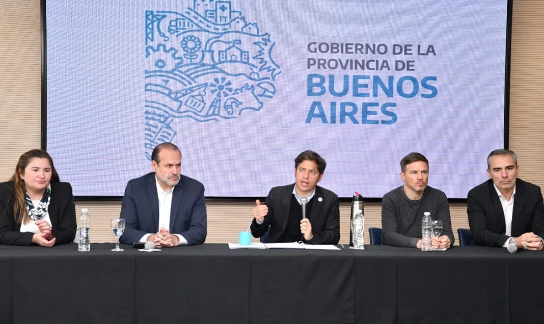 El gobernador bonaerense, Axel Kicillof, visitó Bahía Blanca y apoyó la precandidatura a intendente local de Federico Susbielles.