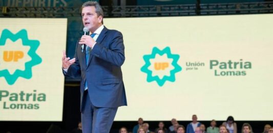 El candidato de UxP, Sergio Massa, aterriza finalmente este viernes en Mendoza para apuntalar el voto cuyano. Repasa la agenda completa.