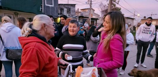 Malena Galmarini intensificó su campaña de cara a las PASO y recorrió varias localidades de Tigre junto a su equipo.