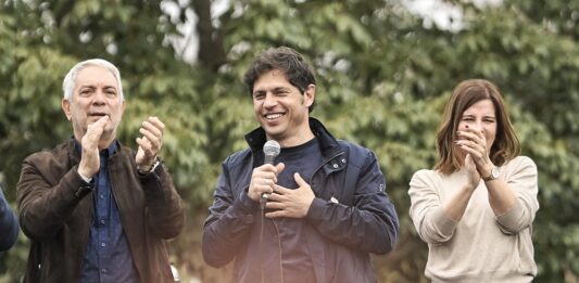 En el cierre de campaña de Alak en Plaza Malvinas, Kicillof contó a Diputados Bonaerenses por qué se inclinó por la lista del ministro de Justicia y de la titular del Instituto Cultural, Florencia Saintout.