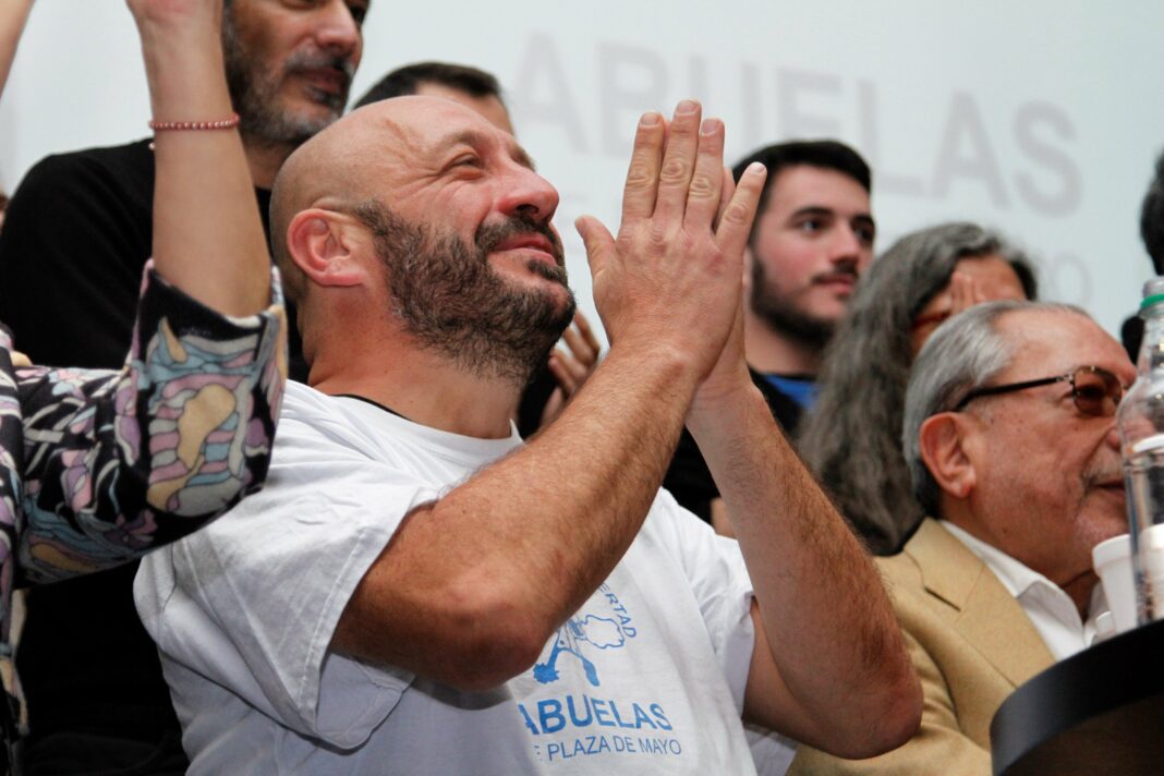 Miguel “Tano” Santucho, hermano del nieto 133, charló con Diputados Bonaerenses y detalló cómo se enteró de la nueva restitución de Abuelas de Plaza de Mayo.